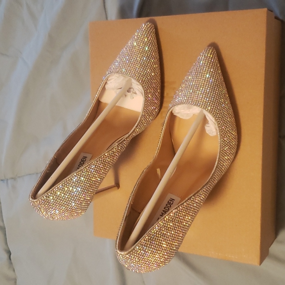 New Steven Madden Rhinestone heels size 8